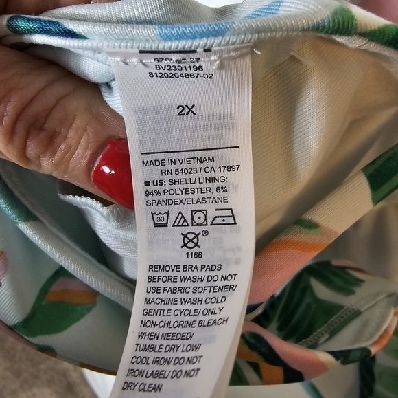 Old Navy Tropical Sports Bra with Removeable Cups Plus Sized Women's 2X NWT - Picture 5 of 7